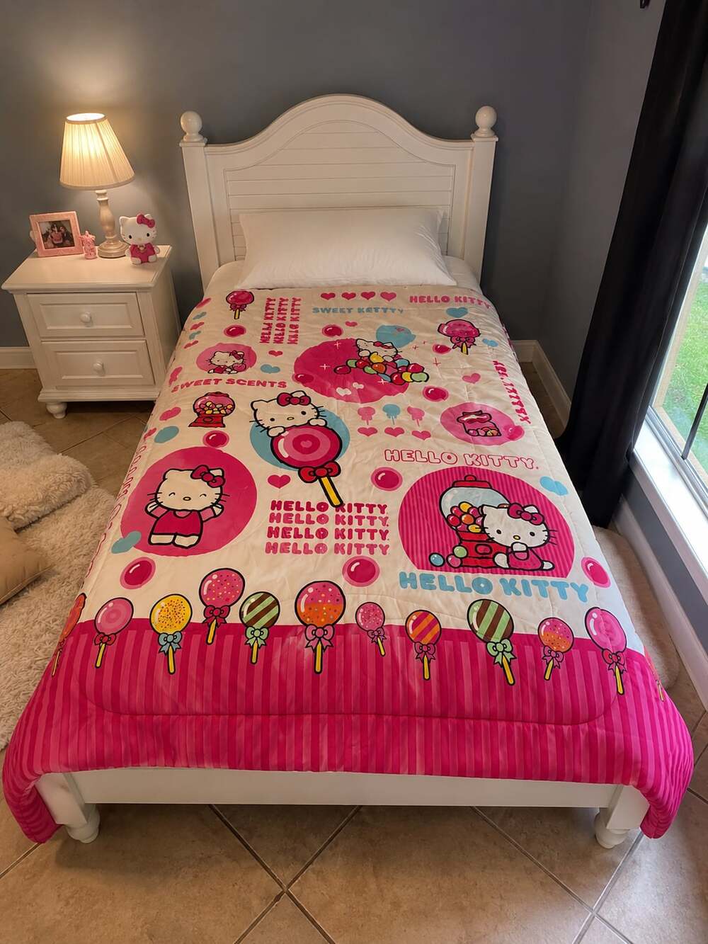 Hello Kitty Sweet Scents Twin Comforter 64x86